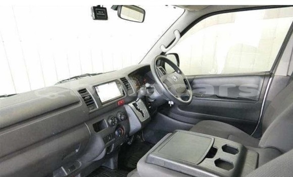 Buy Used Toyota Hiace White Car in Nadi in Western Buy Used Toyota Hiace White Car in Nadi in Western