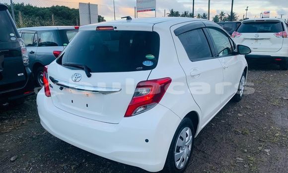 Acheter Occasion Voiture Toyota Vitz Blanc à Korovou, Central Acheter Occasion Voiture Toyota Vitz Blanc à Korovou, Central