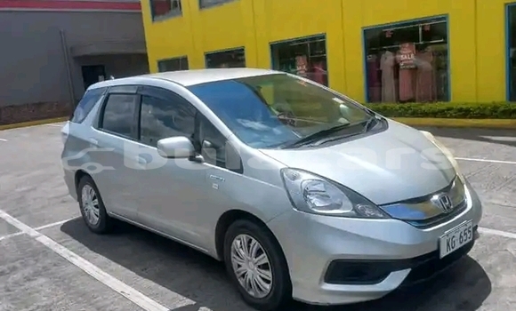 Buy Used Honda Fit Silver Car in Suva in Central Buy Used Honda Fit Silver Car in Suva in Central