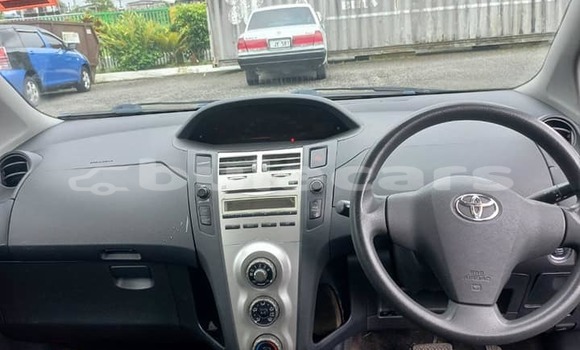 Acheter Occasion Voiture Toyota Vitz Bleu à Lomaji, Eastern Acheter Occasion Voiture Toyota Vitz Bleu à Lomaji, Eastern