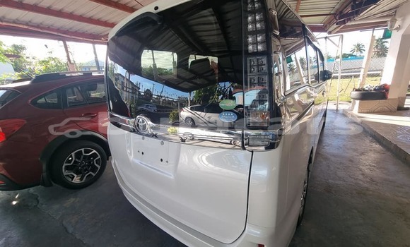 Acheter Occasion Voiture Toyota Voxy Blanc à Korovou, Central Acheter Occasion Voiture Toyota Voxy Blanc à Korovou, Central