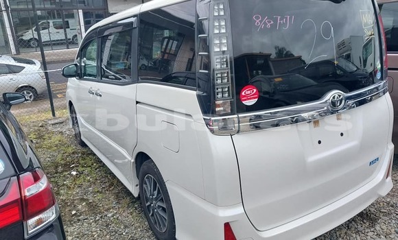 Acheter Occasion Voiture Toyota Voxy Blanc à Suva, Central Acheter Occasion Voiture Toyota Voxy Blanc à Suva, Central