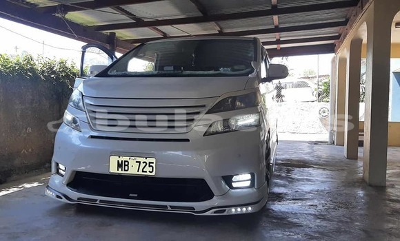 Buy Used Toyota Vellfire White Car in Komave in Western