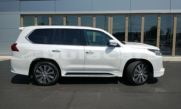 Buy Used Lexus LX 570 White Car in Import - Dubai in Central