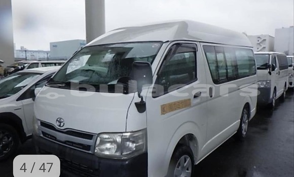 Buy Used Toyota Hiace White Car in Komave in Western Buy Used Toyota Hiace White Car in Komave in Western