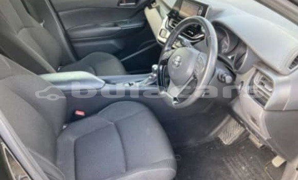 Acheter Occasion Voiture Toyota C-HR Noir à Import - Dubai, Central Acheter Occasion Voiture Toyota C-HR Noir à Import - Dubai, Central