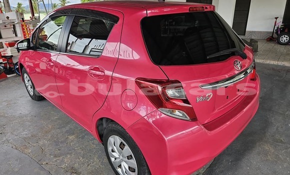Acheter Occasion Voiture Toyota Vitz Rouge à Komave, Western Acheter Occasion Voiture Toyota Vitz Rouge à Komave, Western