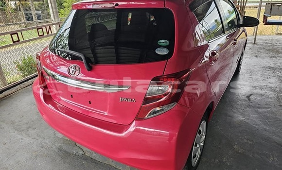Acheter Occasion Voiture Toyota Vitz Rouge à Komave, Western Acheter Occasion Voiture Toyota Vitz Rouge à Komave, Western