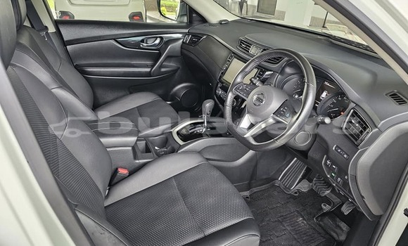 Acheter Occasion Voiture Nissan X–Trail Blanc à Deuba, Central Acheter Occasion Voiture Nissan X–Trail Blanc à Deuba, Central