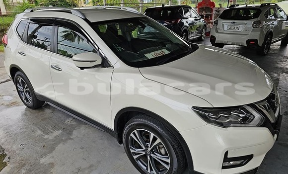 Acheter Occasion Voiture Nissan X–Trail Blanc à Deuba, Central Acheter Occasion Voiture Nissan X–Trail Blanc à Deuba, Central