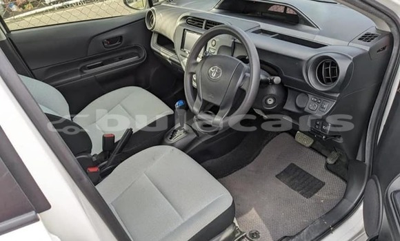 Buy Used Toyota Aqua White Car in Komave in Western Buy Used Toyota Aqua White Car in Komave in Western