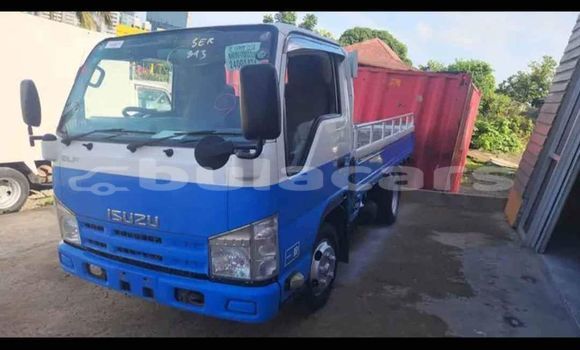 Buy Used Isuzu Trooper Blue Car in Labasa in Northern Buy Used Isuzu Trooper Blue Car in Labasa in Northern