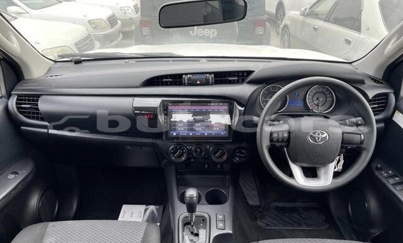 Buy Used Toyota Hilux White Car in Vanuavatu in Eastern Buy Used Toyota Hilux White Car in Vanuavatu in Eastern