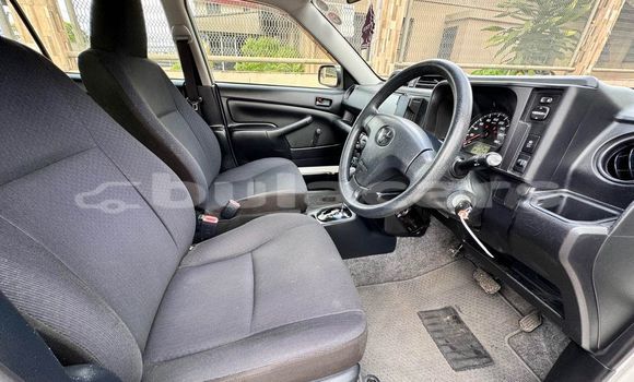 Buy Used Toyota Probox White Car in Import - Dubai in Central Buy Used Toyota Probox White Car in Import - Dubai in Central