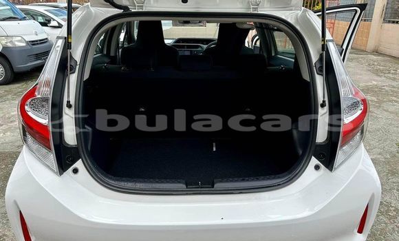 Buy Used Toyota Aqua White Car in Import - Dubai in Central Buy Used Toyota Aqua White Car in Import - Dubai in Central