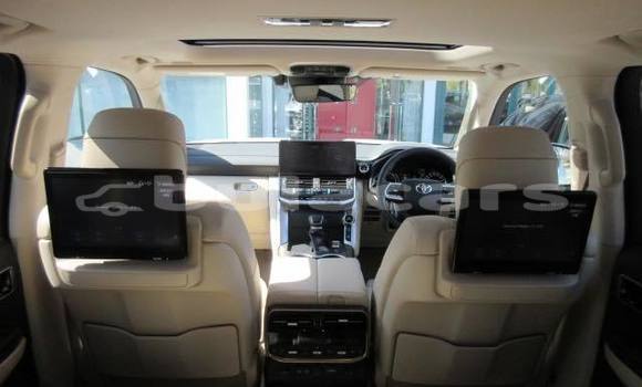 Buy Used Toyota Land Cruiser White Car in Komave in Western Buy Used Toyota Land Cruiser White Car in Komave in Western