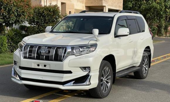 Acheter Occasion Voiture Toyota Land Cruiser Prado Blanc à Suva, Central