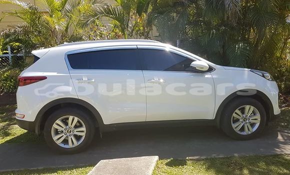 Buy Used Kia Sportage White Car in Nadi in Western