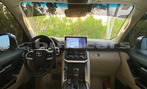 Buy Used Toyota Land Cruiser White Car in Deuba in Central Buy Used Toyota Land Cruiser White Car in Deuba in Central