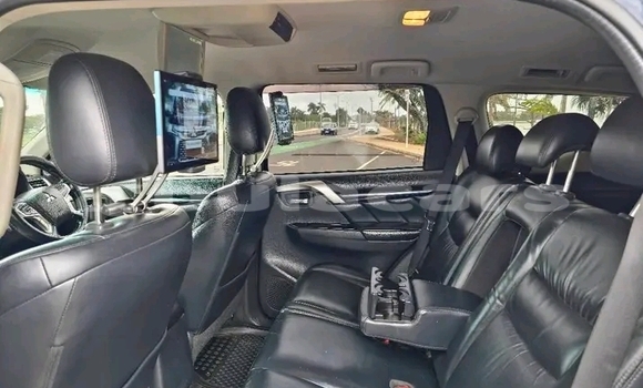 Acheter Occasion Voiture Mitsubishi Pajero Noir à Labasa, Northern