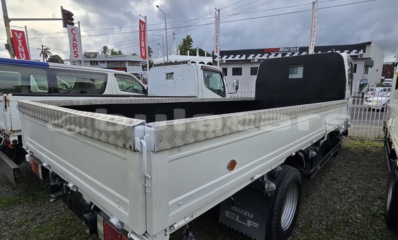 Buy Used Isuzu FTR 850 White Truck in Suva in Central Buy Used Isuzu FTR 850 White Truck in Suva in Central