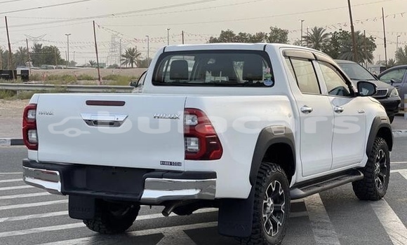 Buy Used Toyota Hilux White Car in Tavuki in Eastern Buy Used Toyota Hilux White Car in Tavuki in Eastern