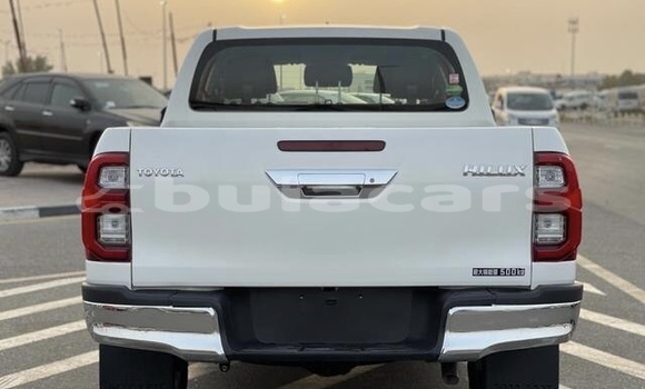 Buy Used Toyota Hilux White Car in Tavuki in Eastern Buy Used Toyota Hilux White Car in Tavuki in Eastern