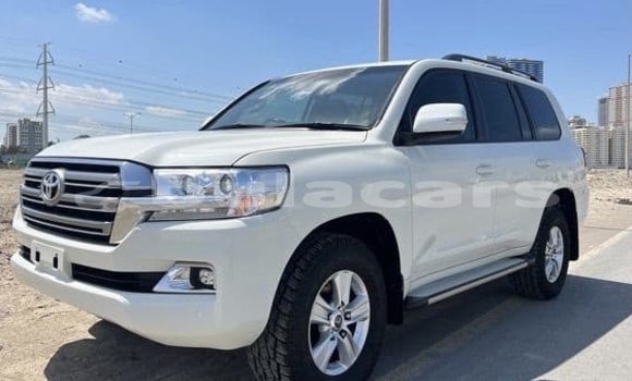 Buy Used Toyota Land Cruiser White Car in Tuvu in Western Buy Used Toyota Land Cruiser White Car in Tuvu in Western