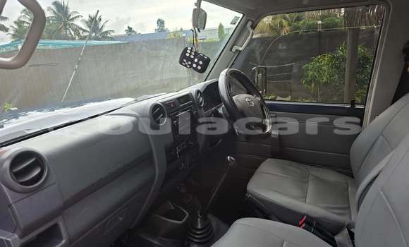 Acheter Occasion Voiture Toyota Land Cruiser Noir à Suva, Central Acheter Occasion Voiture Toyota Land Cruiser Noir à Suva, Central