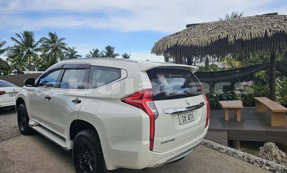 Acheter Occasion Voiture Mitsubishi Pajero Blanc à Suva, Central Acheter Occasion Voiture Mitsubishi Pajero Blanc à Suva, Central