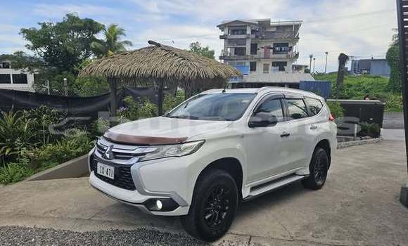 Acheter Occasion Voiture Mitsubishi Pajero Blanc à Suva, Central Acheter Occasion Voiture Mitsubishi Pajero Blanc à Suva, Central