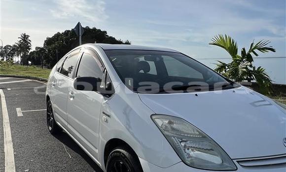 Buy Used Toyota Prius White Car in Nausori in Central