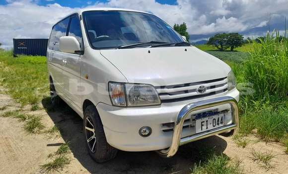 Buy Used Toyota Townace White Car in Suva in Central