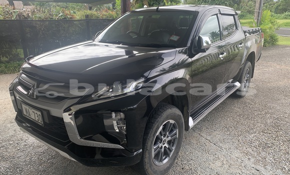 Buy Used Mitsubishi L200 Black Car in Pacific Harbour in Central
