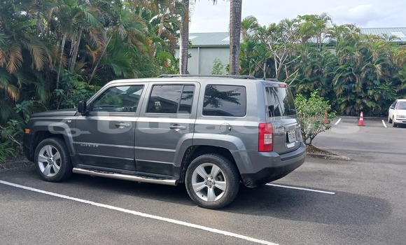 Buy Used Jeep Patriot Grey Car in Nadi in Western
