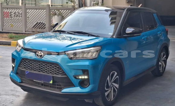 Buy Used Toyota Ractis Blue Car in Nadi in Western