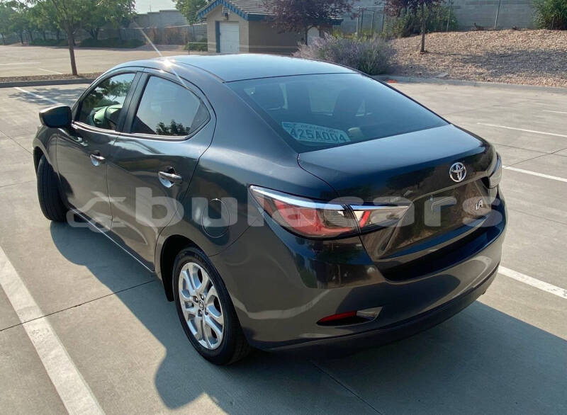 Big with watermark toyota yaris western nadi 10320