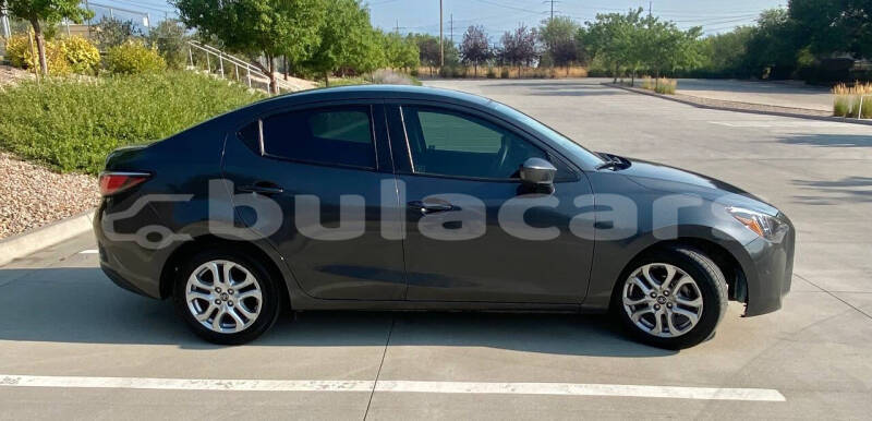 Big with watermark toyota yaris western nadi 10320