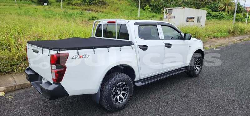 Big with watermark isuzu d max central suva 10349