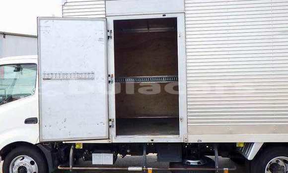 Buy Used Toyota Dyna White Truck in Suva in Central Buy Used Toyota Dyna White Truck in Suva in Central