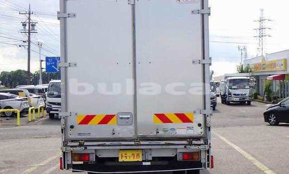 Buy Used Toyota Dyna White Truck in Suva in Central Buy Used Toyota Dyna White Truck in Suva in Central