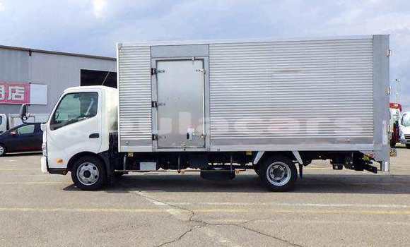 Buy Used Toyota Dyna White Truck in Suva in Central Buy Used Toyota Dyna White Truck in Suva in Central