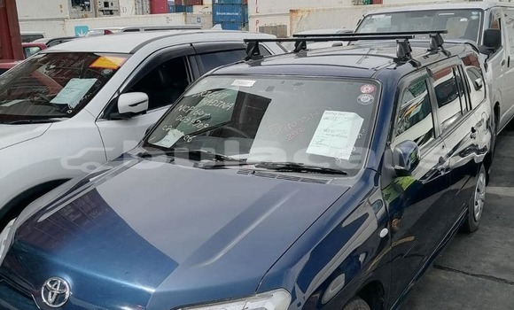 Acheter Occasion Voiture Toyota Succeed Bleu à Suva, Central