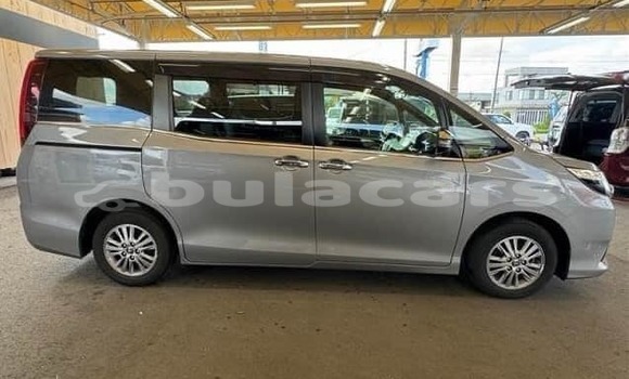 Buy Used Toyota Esquire Grey Car in Suva in Central Buy Used Toyota Esquire Grey Car in Suva in Central