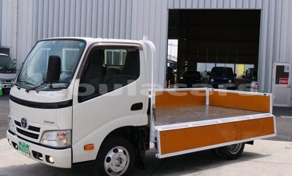 Acheter Occasion Utilitaire Toyota Dyna Blanc à Suva, Central