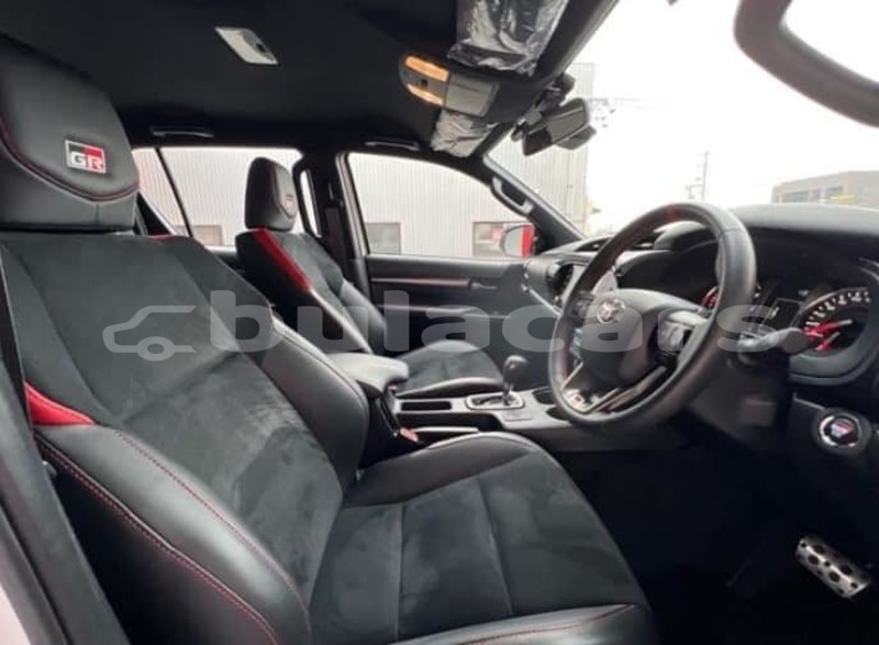 Big with watermark toyota hilux central suva 10404