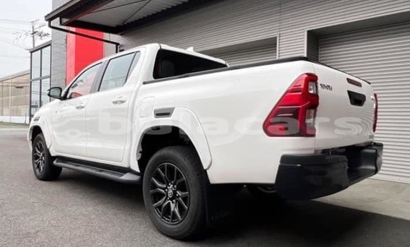 Buy Used Toyota Hilux White Car in Suva in Central Buy Used Toyota Hilux White Car in Suva in Central