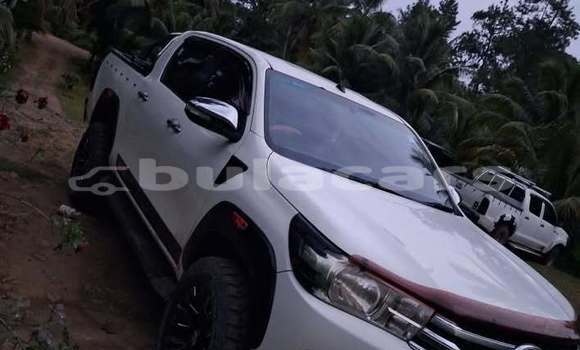 Acheter Occasion Voiture Toyota Hilux Blanc à Suva, Central Acheter Occasion Voiture Toyota Hilux Blanc à Suva, Central