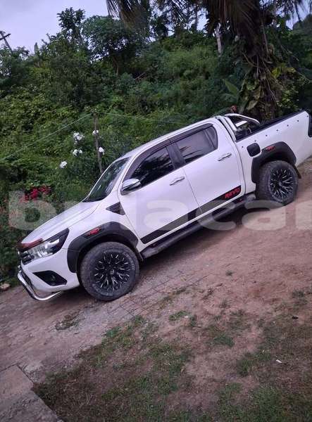 Big with watermark toyota hilux central suva 10411