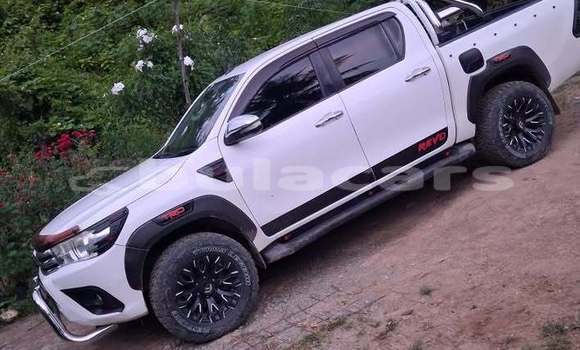 Acheter Occasion Voiture Toyota Hilux Blanc à Suva, Central Acheter Occasion Voiture Toyota Hilux Blanc à Suva, Central